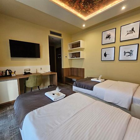 Hotel Etna Gracanica  Kültér fotó