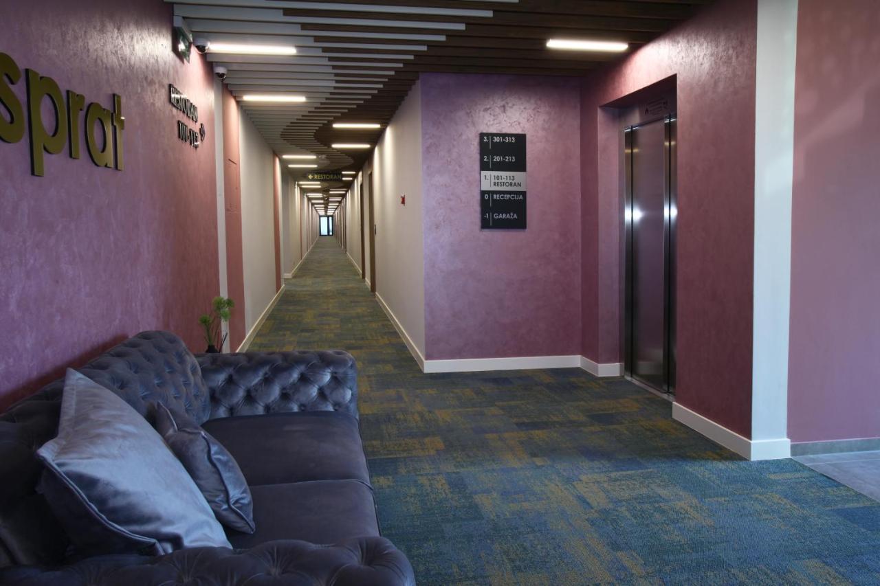 Hotel Etna Gracanica  Kültér fotó