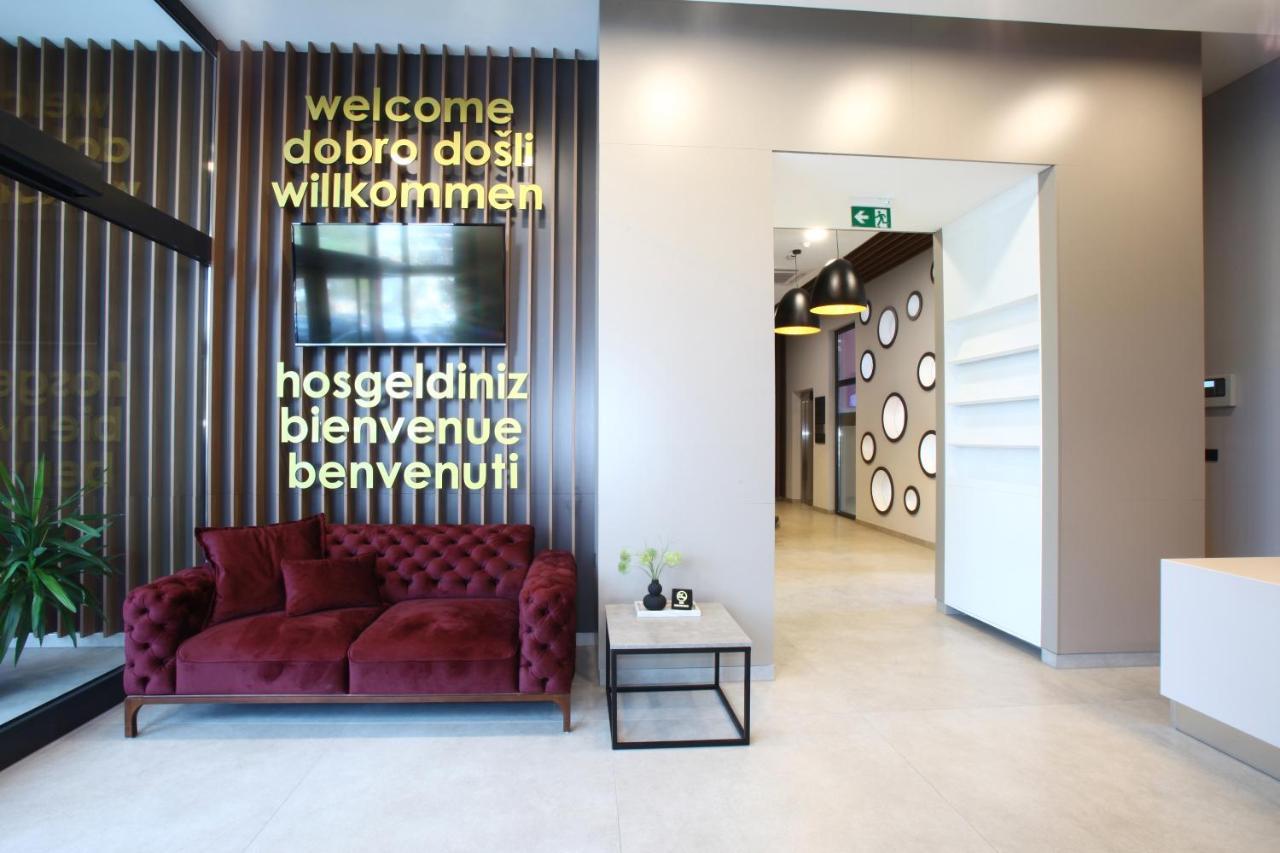 Hotel Etna Gracanica  Kültér fotó