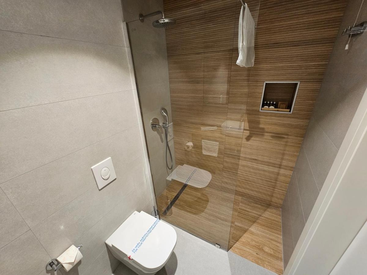 Hotel Etna Gracanica  Kültér fotó