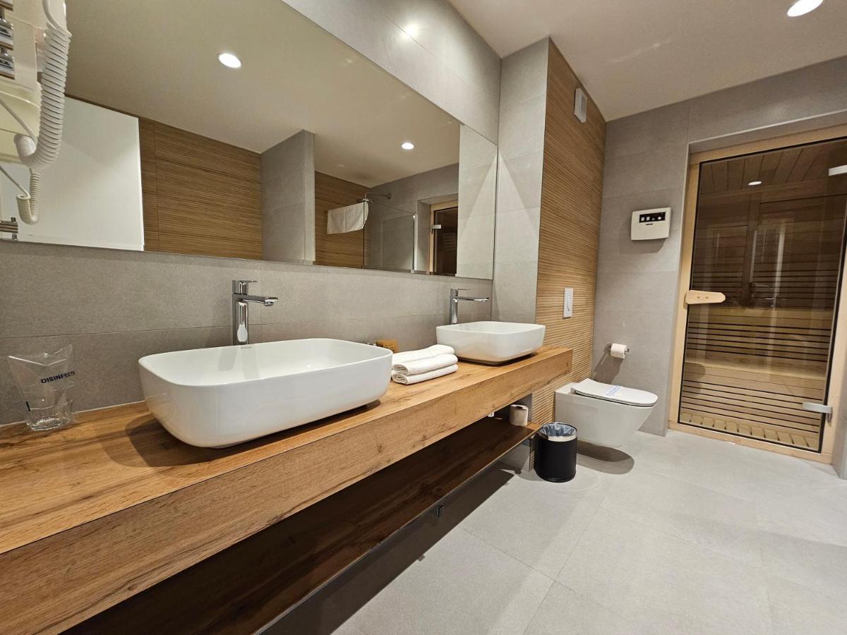 Hotel Etna Gracanica  Kültér fotó