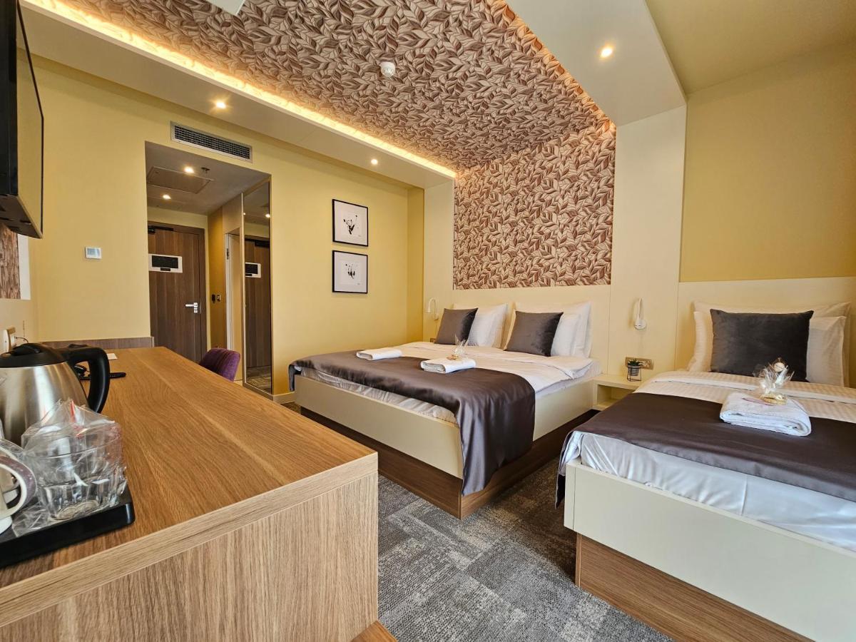Hotel Etna Gracanica  Kültér fotó