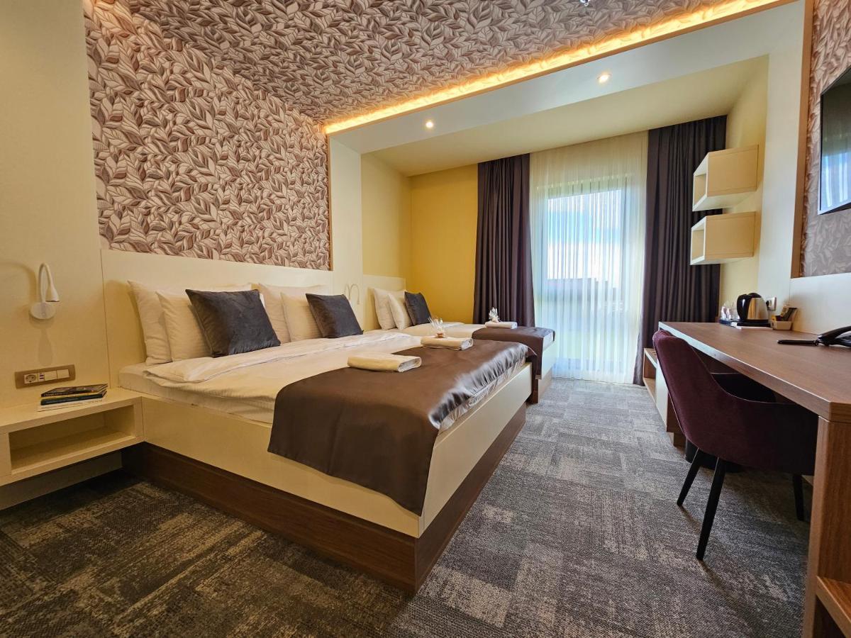 Hotel Etna Gracanica  Kültér fotó