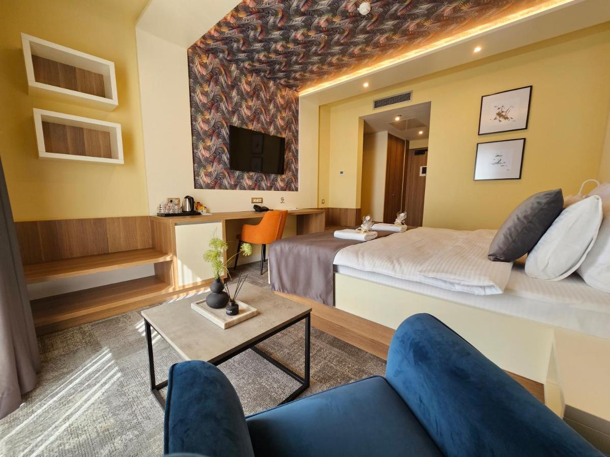 Hotel Etna Gracanica  Kültér fotó