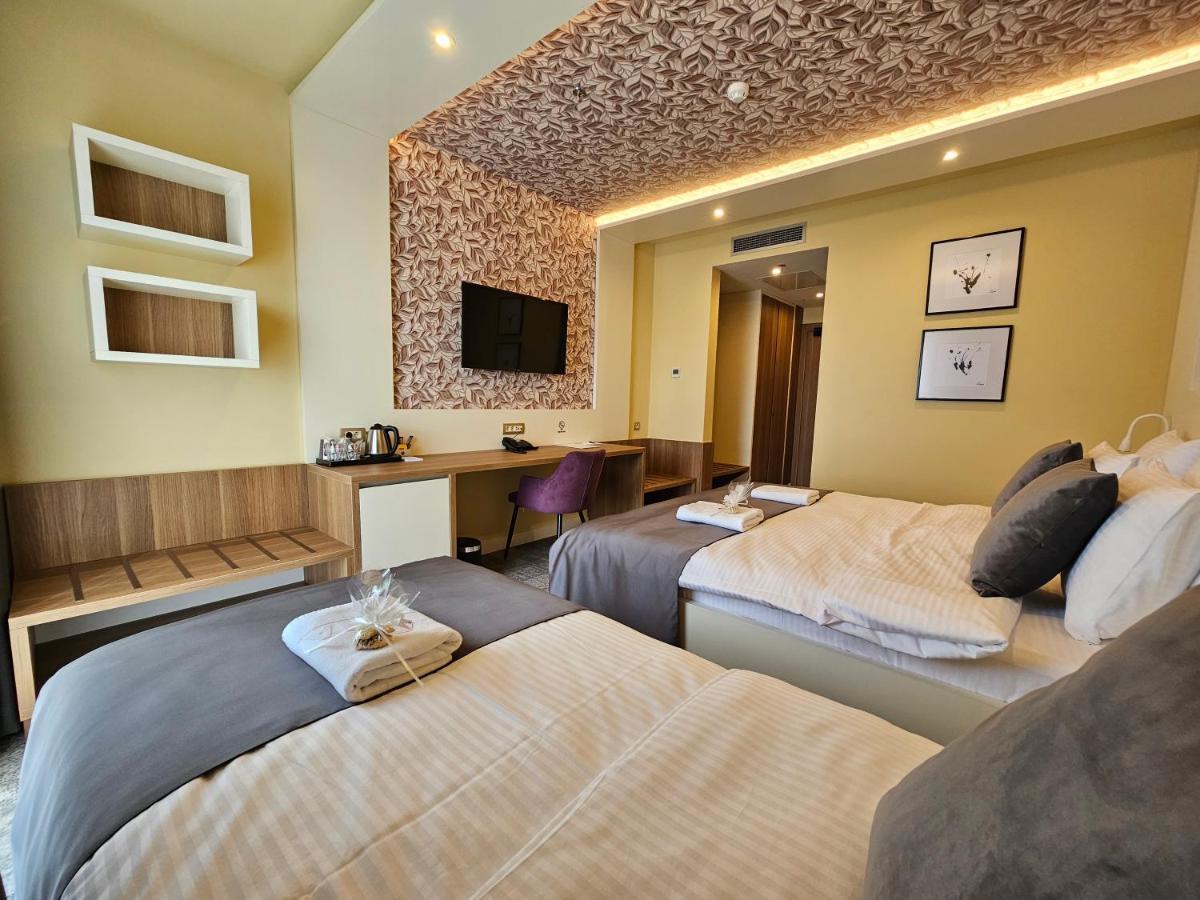 Hotel Etna Gracanica  Kültér fotó
