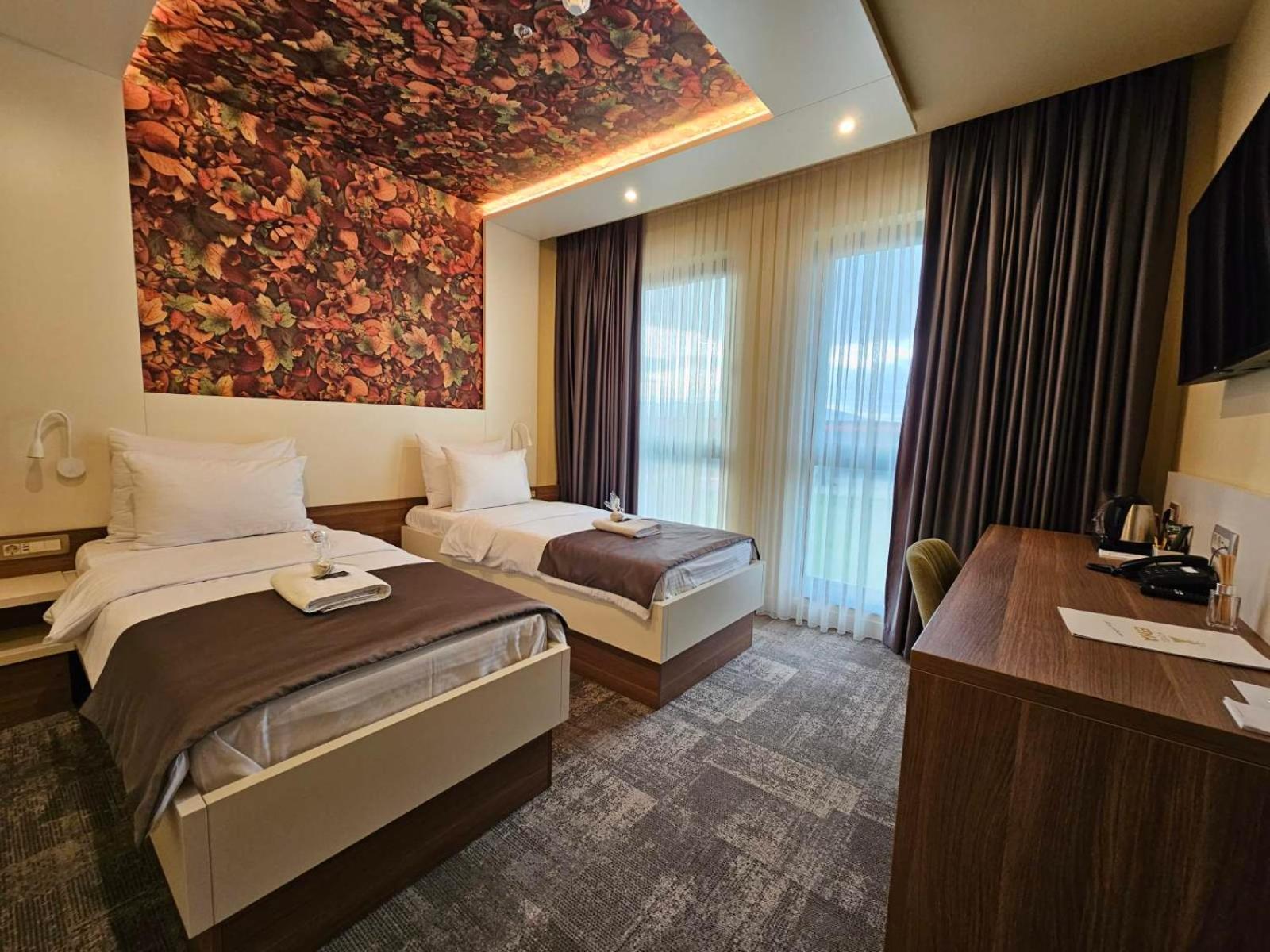Hotel Etna Gracanica  Kültér fotó